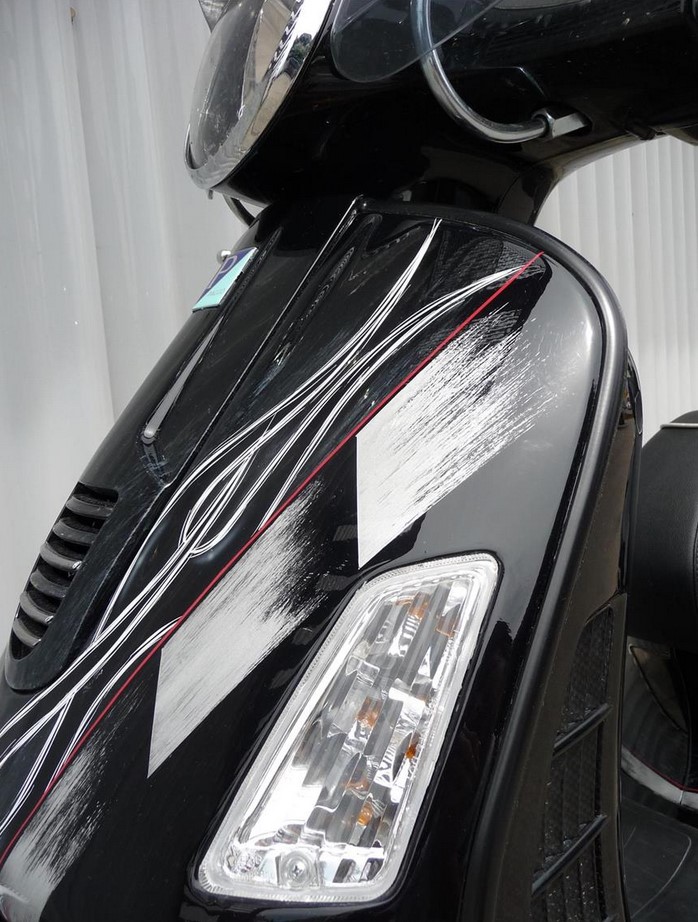 Mono slot buis beenschild, links voor Vespa GTS/GTS Super/GTV/GT 125-300cc (- '19), mat zwart