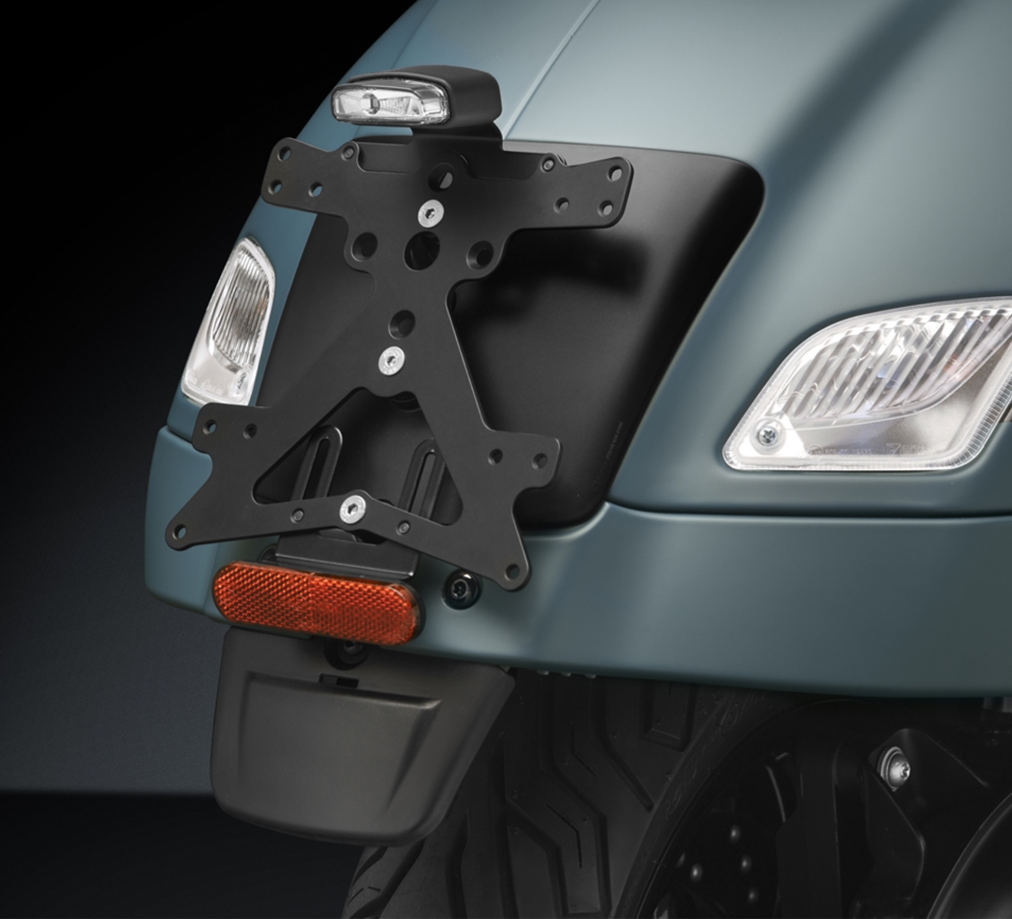 Nummerplaathouder achterlicht RIZOMA voor Vespa GTS/GTS Super/GTV/GT 60/GT L 125-300cc 4T LC
