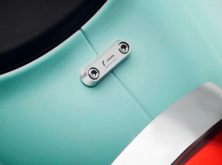 Afdekdraad RIZOMA passagiersbeugel voor Vespa GTS/GTS Super/GTV/Primavera, zilver