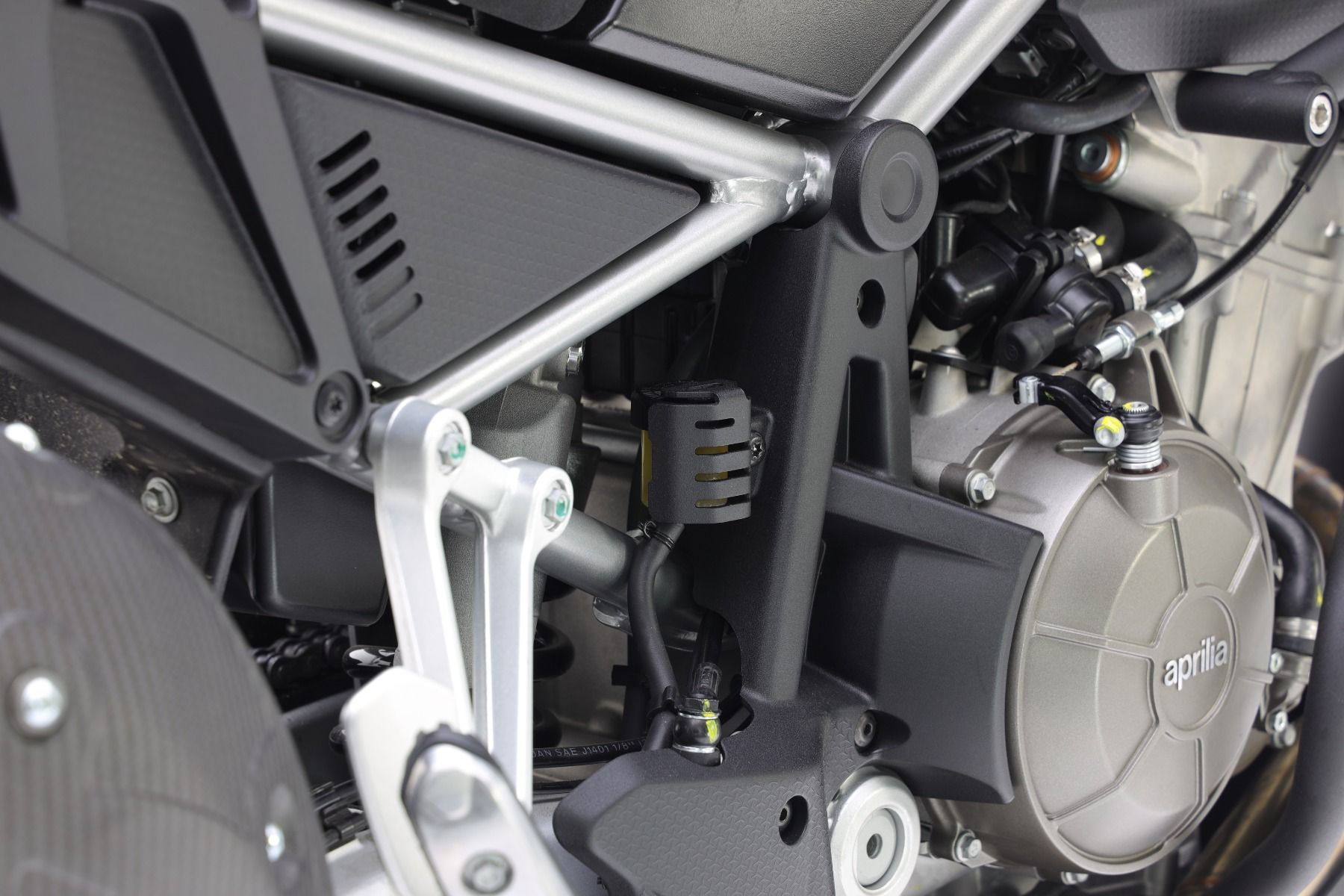 Bescherming voor het vloeistofreservoir van de achterrem voor Aprilia Tuareg 660