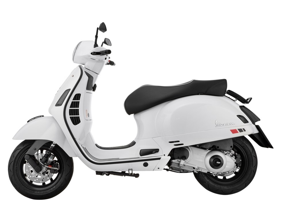 Frame achterlicht voor Vespa GTS/GTS Super/GTV 125-300cc ('14-'18), carbon gecoat