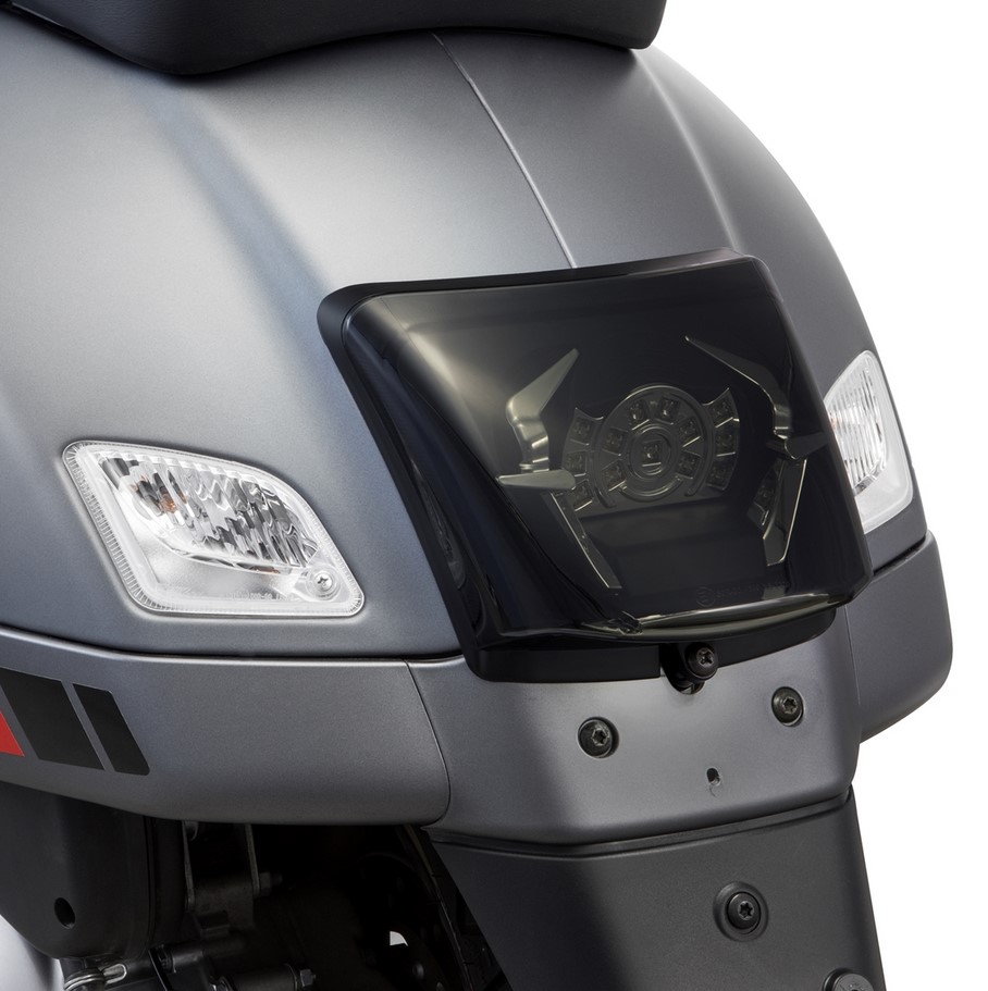 Frame achterlicht conversie voor Vespa GTS/GTS Super/GTV 125-300cc ('14-'18), zwart glanzend