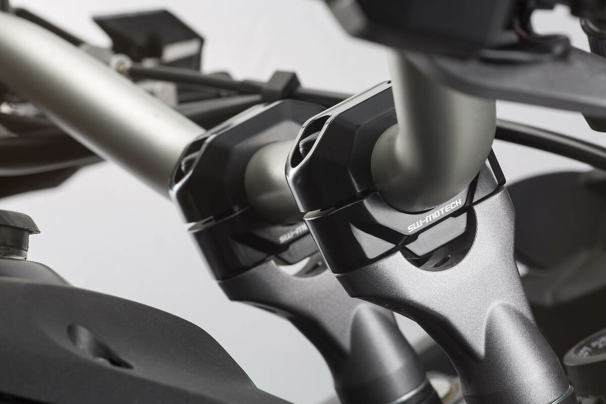 SW-Motech Stuurverhoger, zwart voor Ø 28 mm stuur, H=30 mm voor Yamaha Ténéré 700 - SW Motech