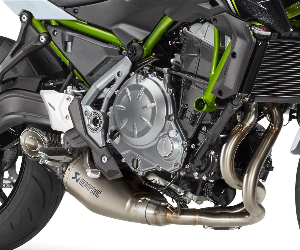 Titanium compleet uitlaatsysteem Akrapovic voor Kawasaki Ninja 650 /Z 650 (17-23)