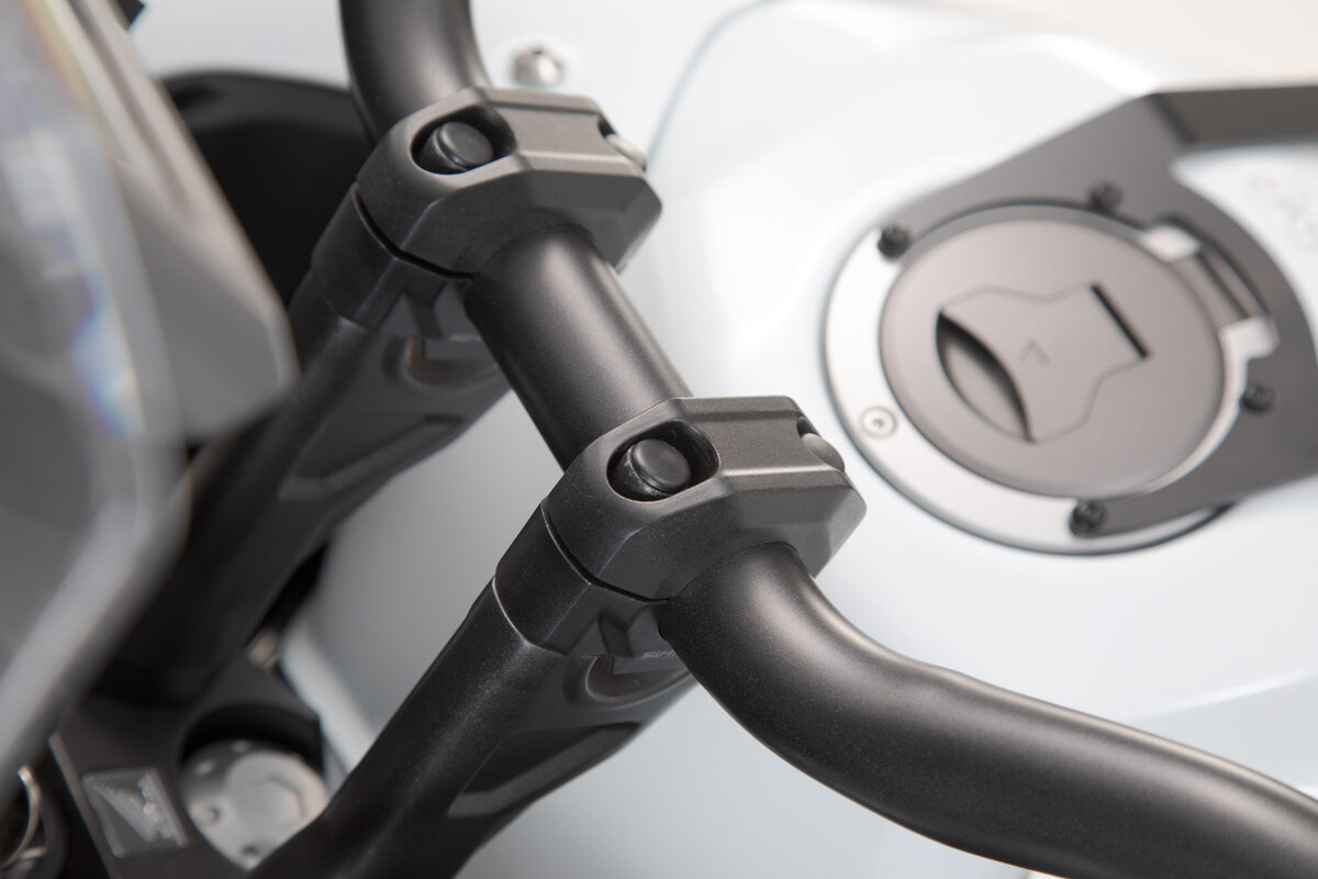 SW-Motech Stuurverhoger, zwart voor Ø 28 mm stuur, H=20 mm voor Moto Guzzi V100 Mandello /S - SW Motech