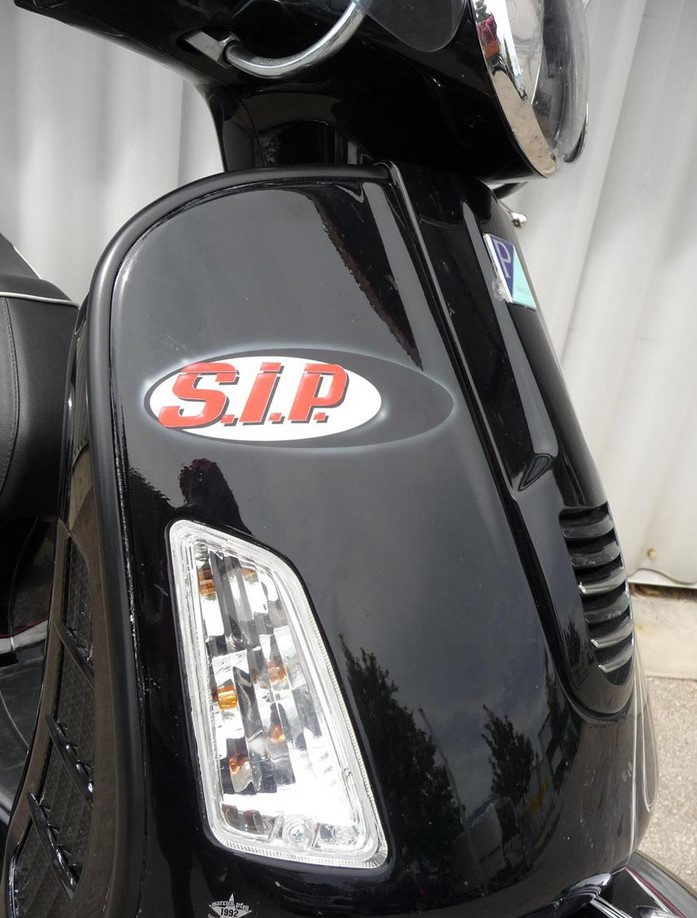 Mono slot buis beenschild, links voor Vespa GTS/GTS Super/GTV/GT 125-300cc (- '19), mat zwart