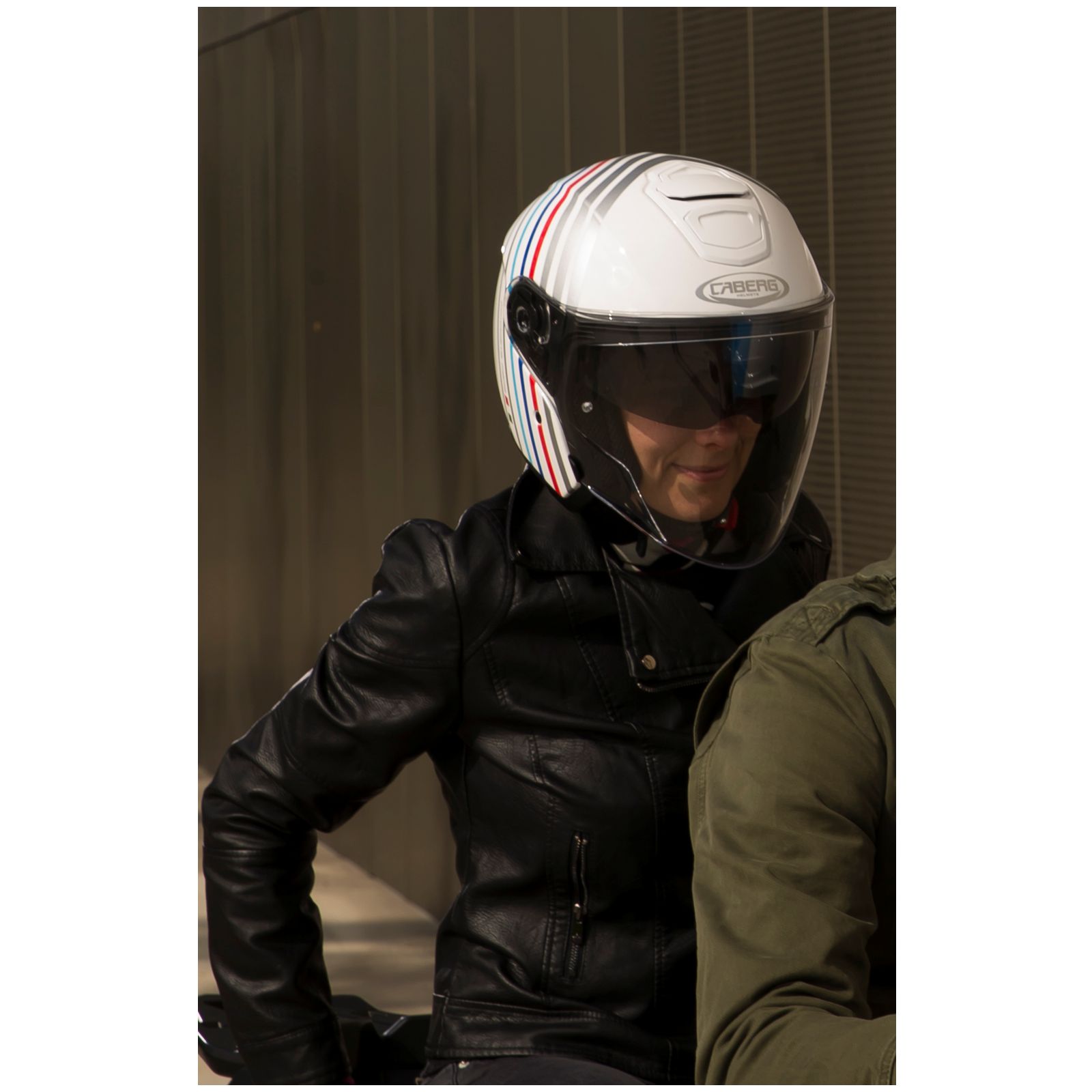 Caberg Helm Flyon Bakari, wit/zilver-blauw-rood