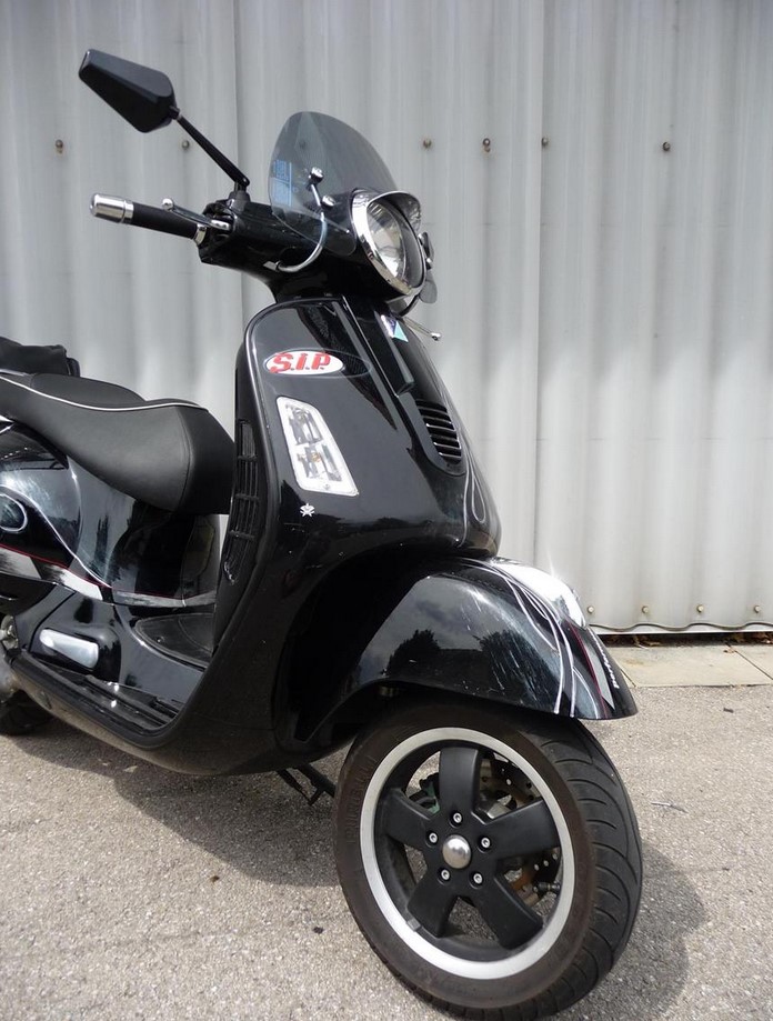 Mono slot buis beenschild, links voor Vespa GTS/GTS Super/GTV/GT 125-300cc (- '19), mat zwart