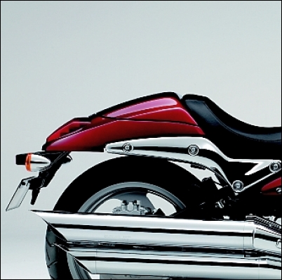 Pillion cover, donker rood voor Suzuki M1500 BJ. 2009-2010