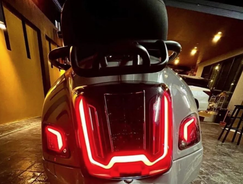 Knipperlichtset ZELIONI voor & achter voor Vespa GTS/GTS Super/GTV 125-300cc, getint