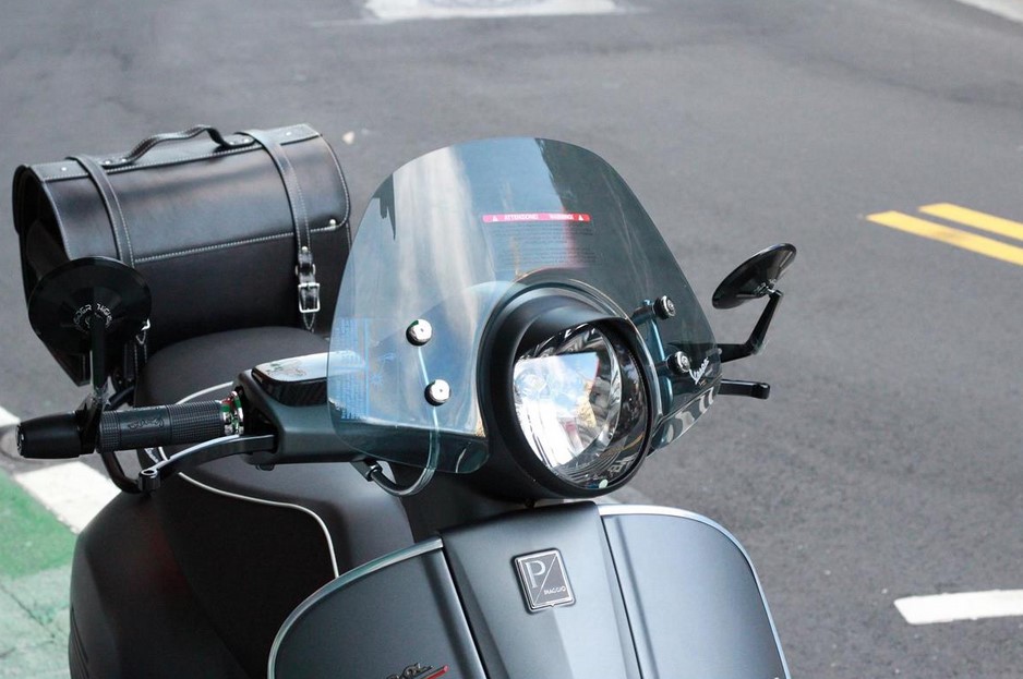 Lamp ring voor Vespa GTS/GTS Super/GT/GT L 125-300cc, mat zwart