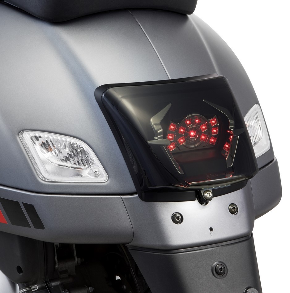 Achterlicht set voor Vespa GTS/GTS Super/GTV 125-300cc ('14-'18), getint