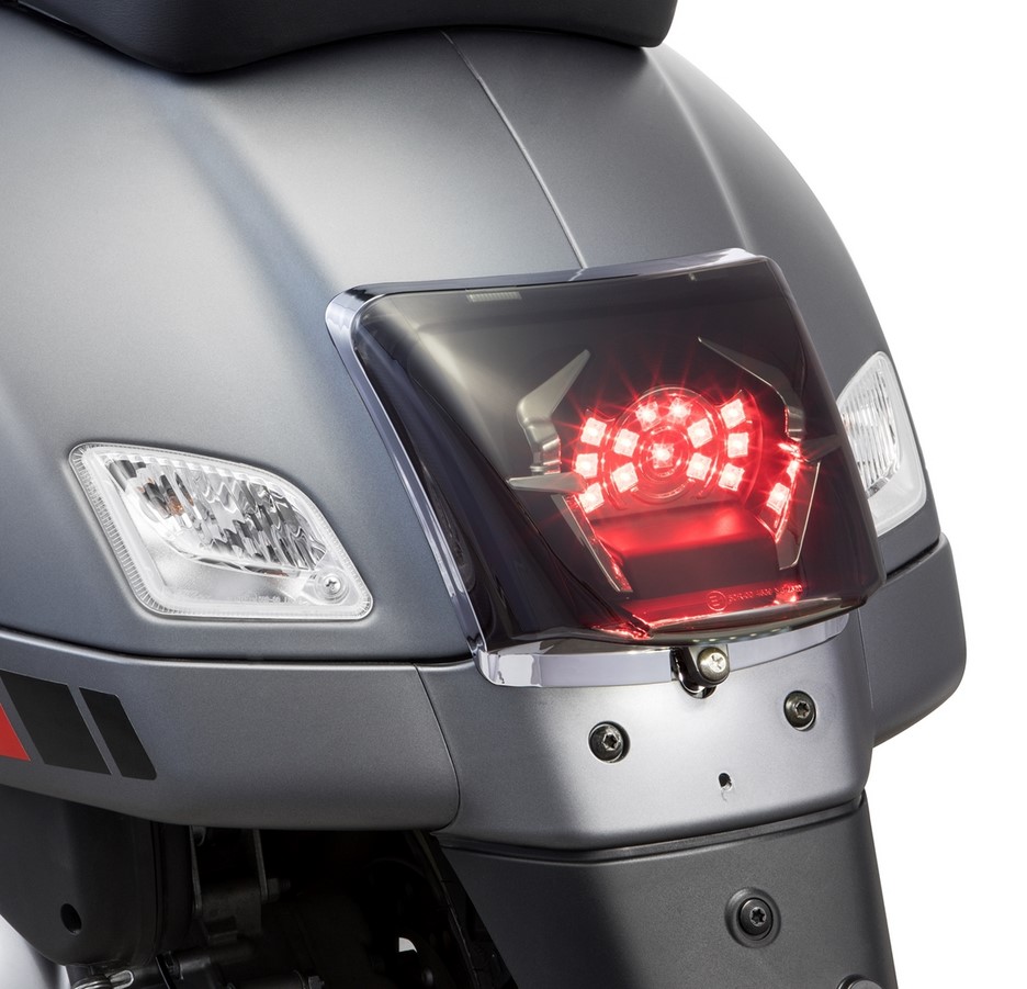 Frame achterlicht conversie voor Vespa GTS/GTS Super/GTV 125-300cc ('14-'18), chroom