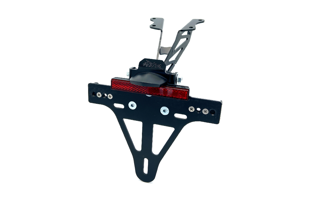 alpha Technik Kennzeichenhalter für Yamaha MT09 / Tracer 900, Typ RN29 / RN43 / RN57 Modelljahr 2015