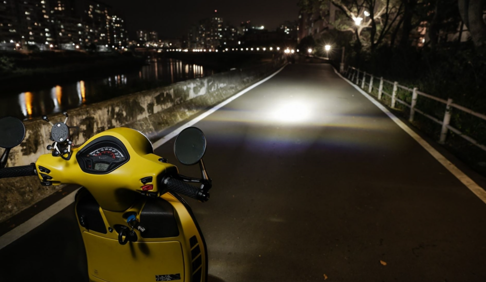 Koplamp "Black Edition" LED voor Vespa GTS/GTS Super/GT/GT L 125-300cc ('03-'18)