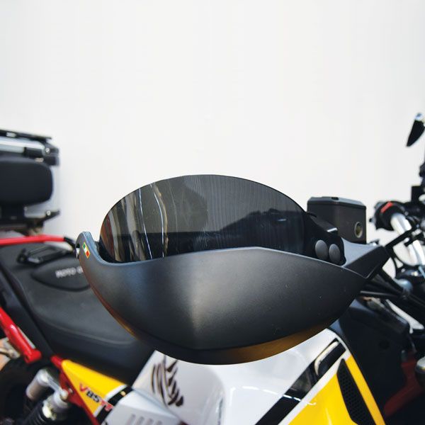 Handbeschermers donker getint voor Moto Guzzi V 85 TT (19-23)