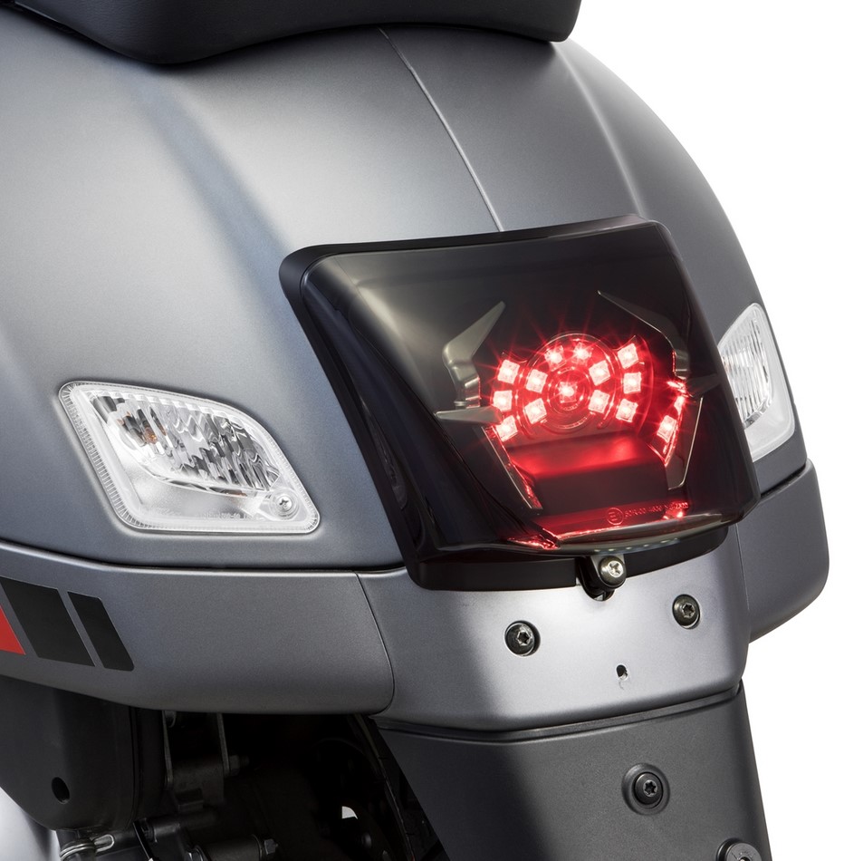 Achterlicht set voor Vespa GTS/GTS Super/GTV 125-300cc ('14-'18), getint