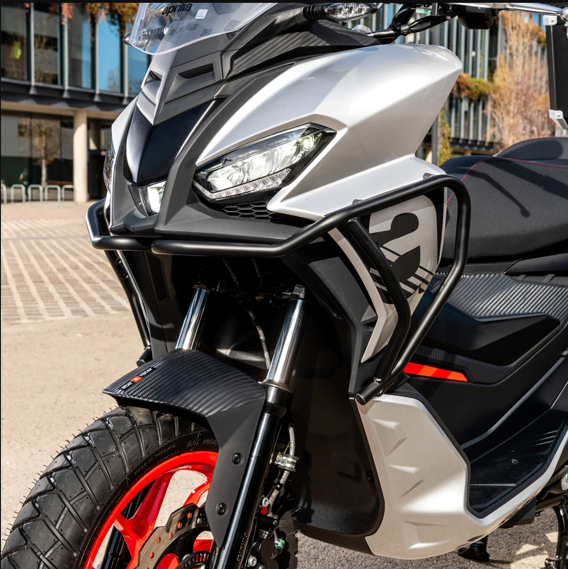 Beschermingsbeugel, voorkant, zwart, mat, roestvrij staal, Aprilia SR GT Compact 125 / 200
