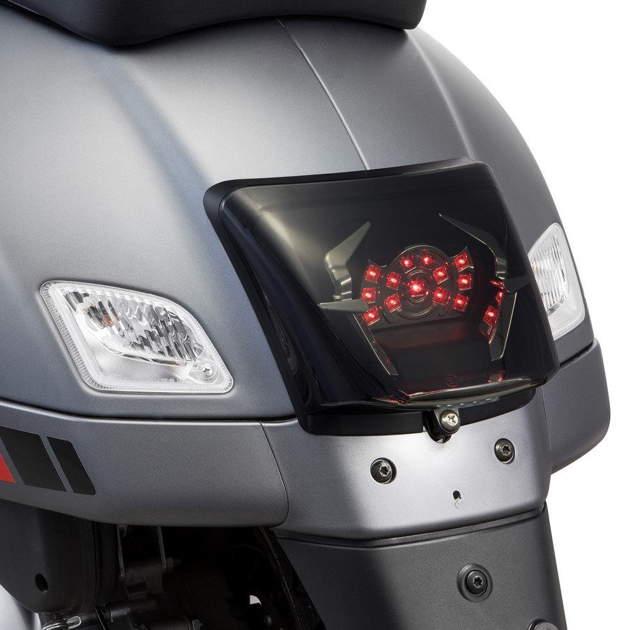 Frame achterlicht conversie voor Vespa GTS/GTS Super/GTV 125-300cc ('14-'18), mat zwart