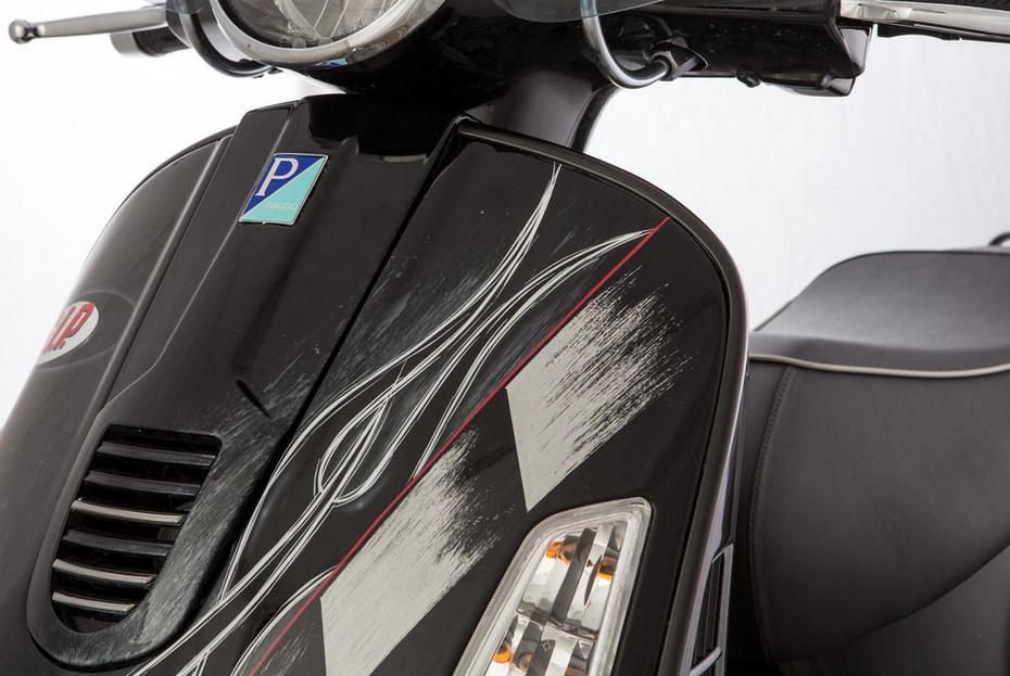 Mono slot buis beenschild, links voor Vespa GTS/GTS Super/GTV/GT 125-300cc (- '19), mat zwart
