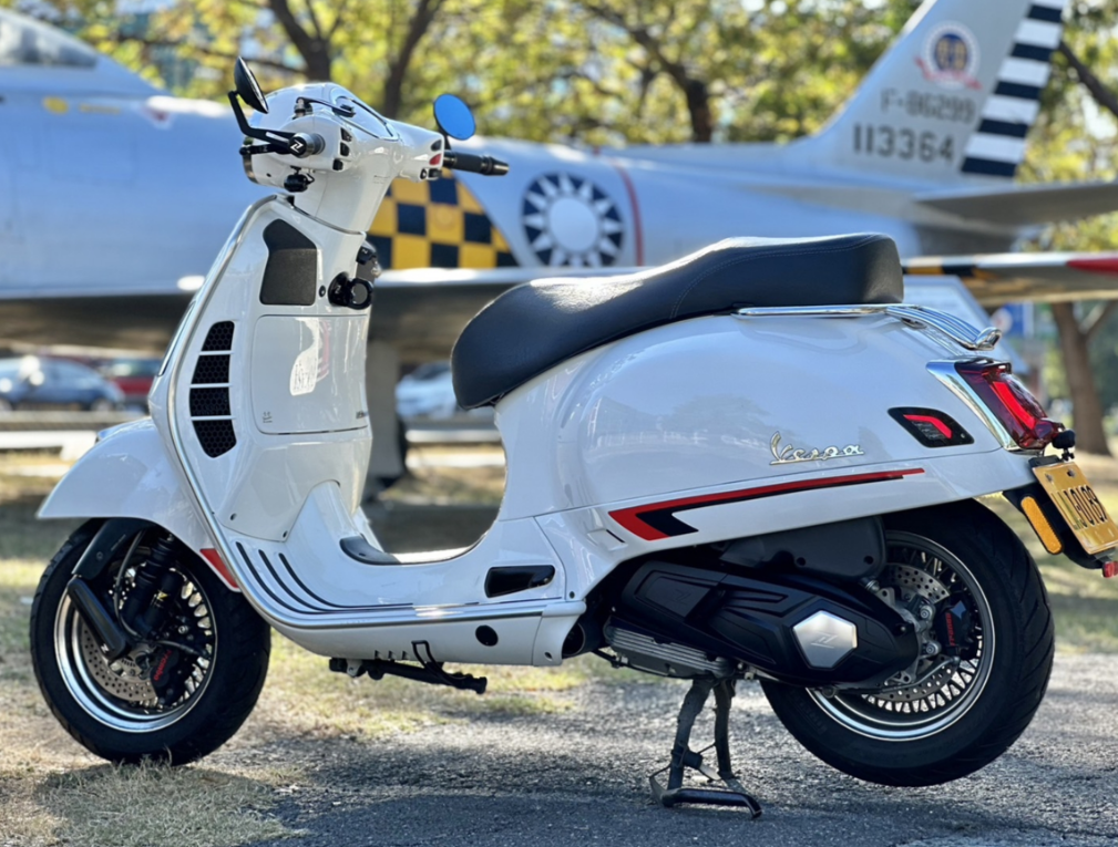 ZELIONI vario-hoes voor Vespa GTS/GTS Super/GTV HPE 300cc, mat zwart