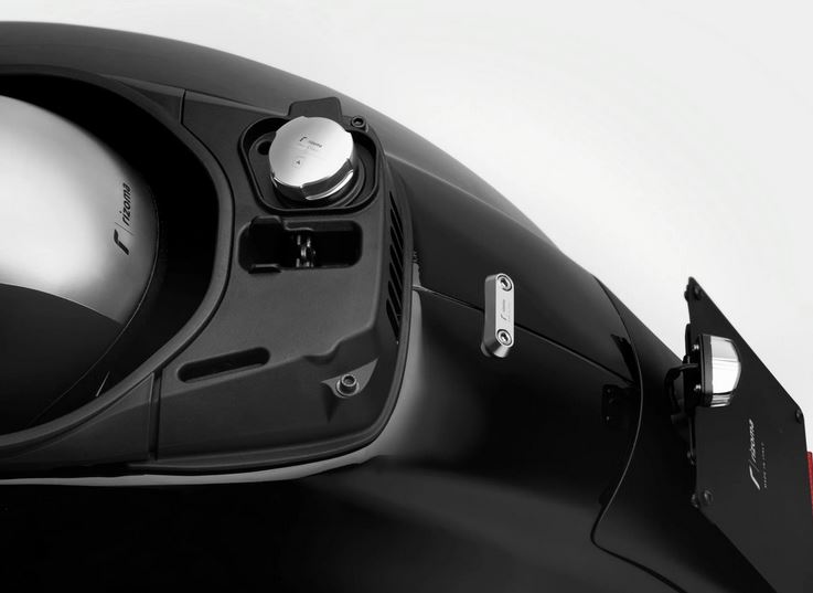 RIZOMA tankdop voor Vespa, zilver