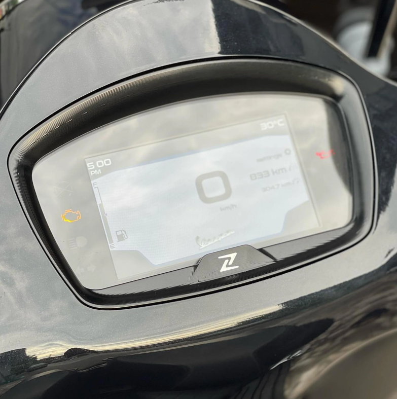 Decoratieve ring snelheidsmeter voor Vespa GTS Supertech HPE 125/300 ('19-), glanzend zwart