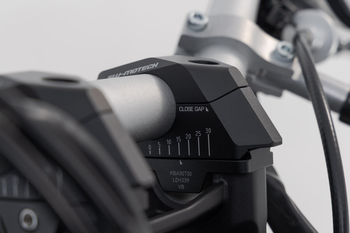 SW-Motech Variabele stuurverplaatsing, zwart voor Ø 28 mm stuur, H=28 mm voor Yamaha Ténéré 700 - SW Motech
