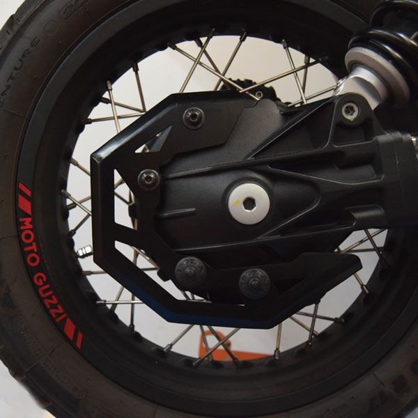 Gimbalhoes zwart voor Moto Guzzi V 85 TT (19-23)